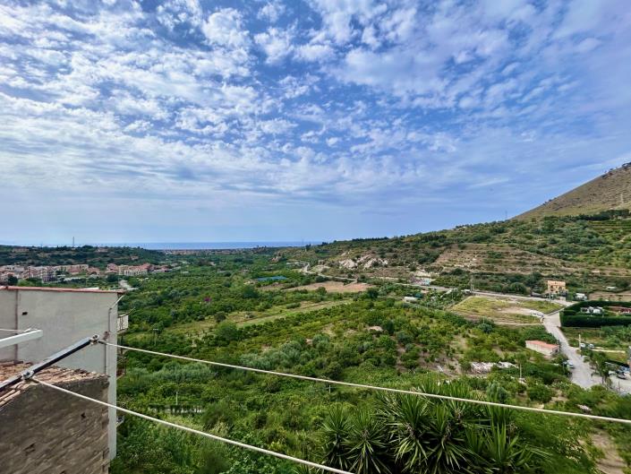 Image No.18-3 Bed House for sale