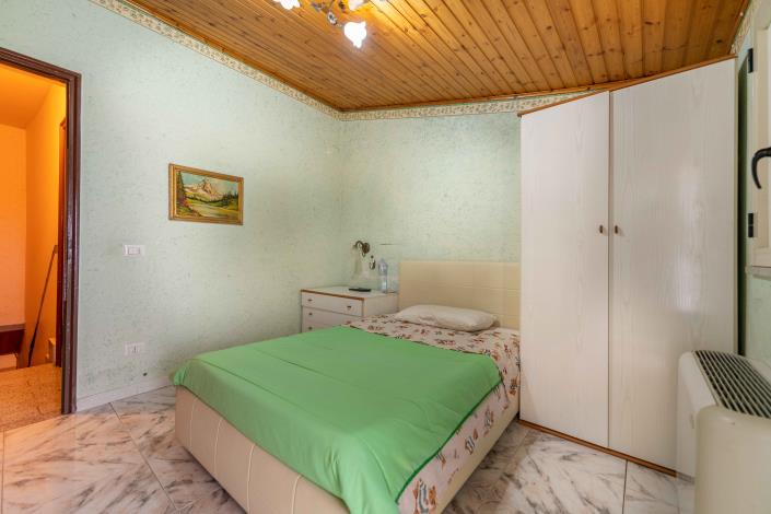 Image No.20-3 Bed House for sale