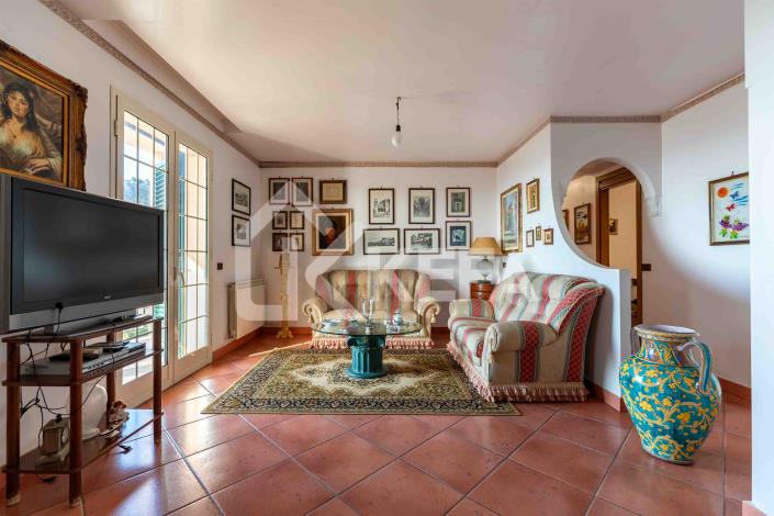 Image No.5-4 Bed Apartment for sale