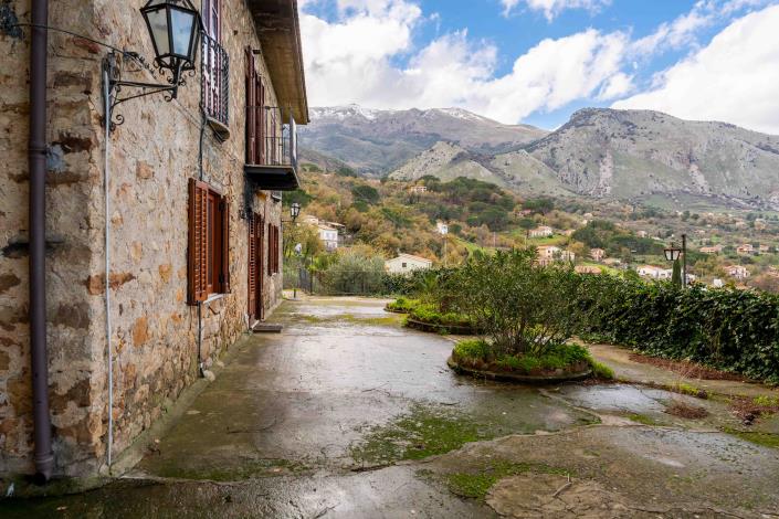 Image No.12-Villa de 5 chambres à vendre à Castelbuono