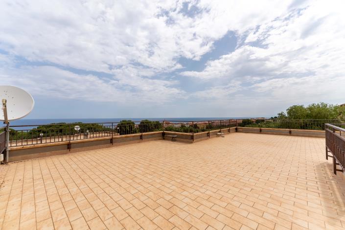 Image No.1-3 Bed Apartment for sale