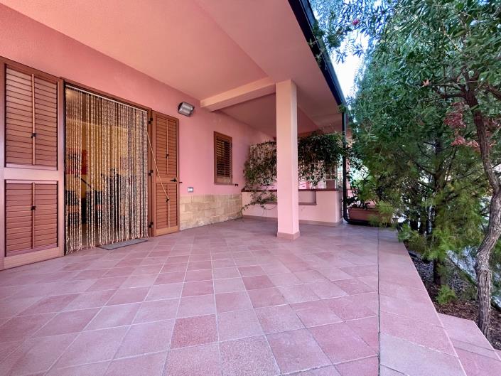 Image No.12-3 Bed Villa for sale