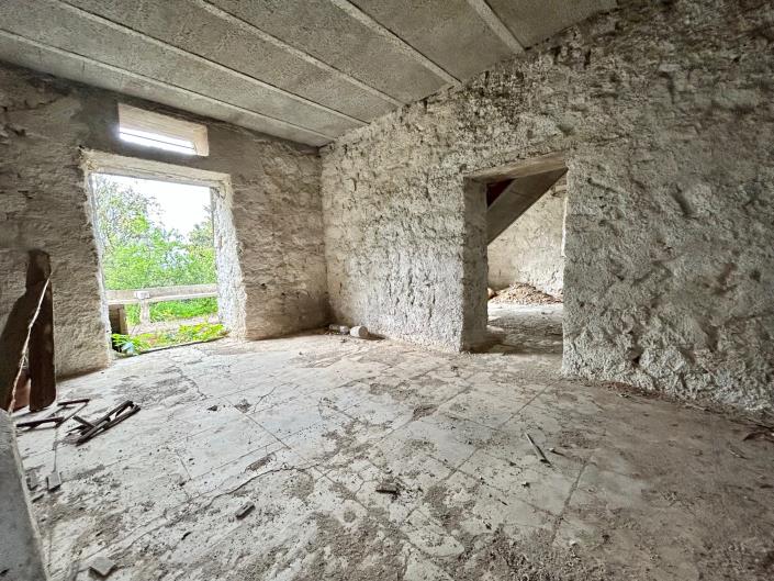 Image No.32-House for sale