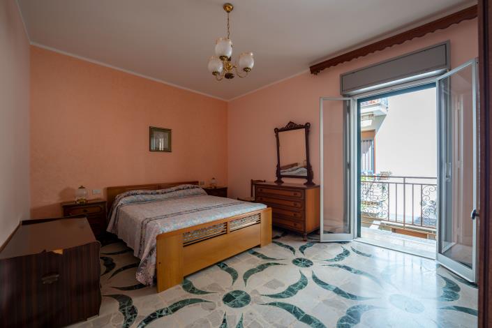 Image No.16-2 Bed House for sale