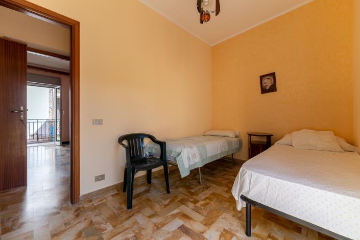 Image No.20-2 Bed House for sale