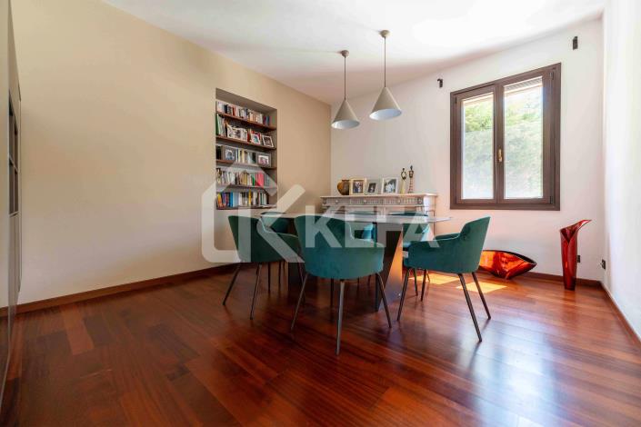 Image No.5-2 Bed Villa for sale