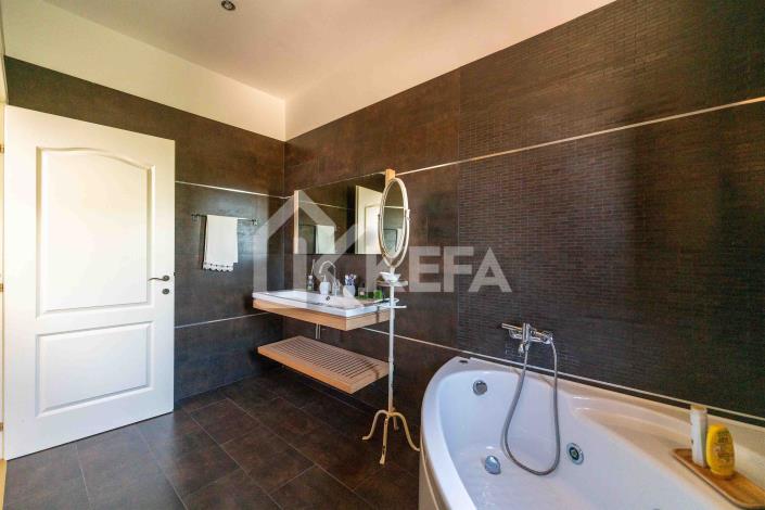 Image No.30-2 Bed Villa for sale