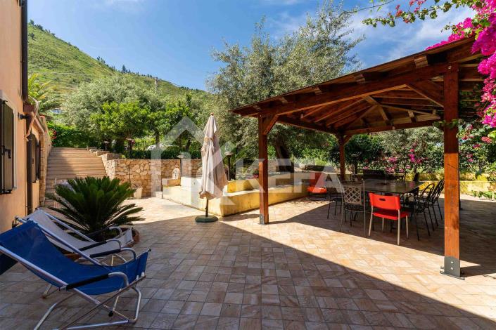 Image No.37-2 Bed Villa for sale