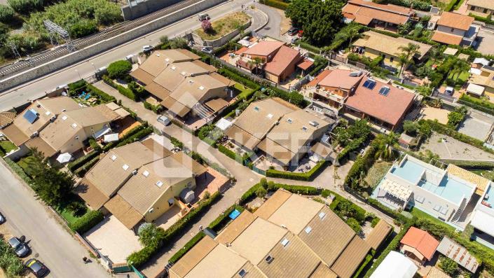 Image No.17-2 Bed Villa for sale