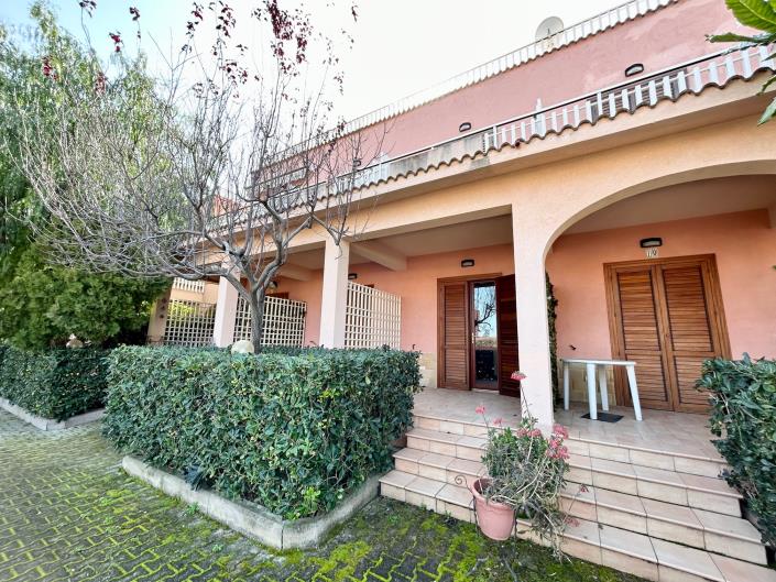 Image No.1-2 Bed Townhouse for sale