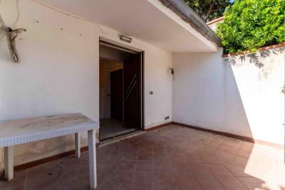 magazzino-adibito-ad-appartamento-a-cefalu-via-c2--4-