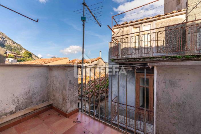 Image No.18-Maison de ville de 1 chambre à vendre à Isnello