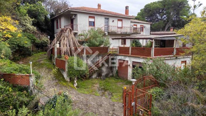 Image No.7-8 Bed Villa for sale