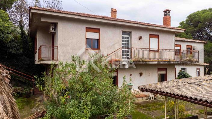 Image No.9-8 Bed Villa for sale