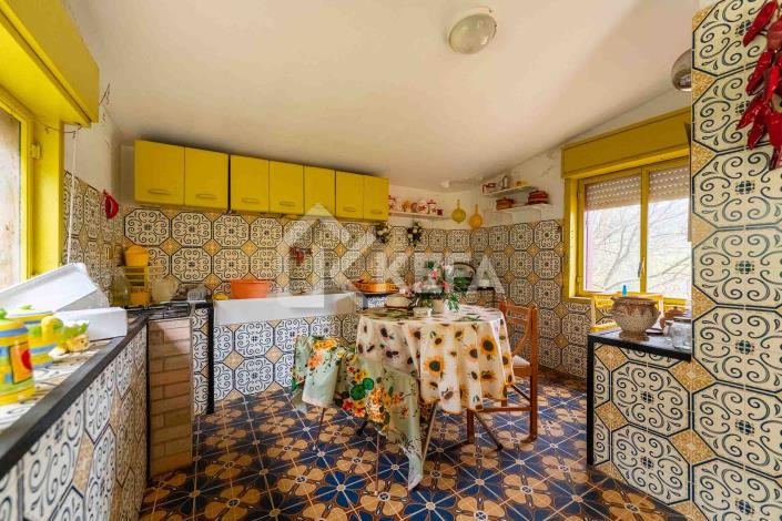 Image No.18-8 Bed Villa for sale