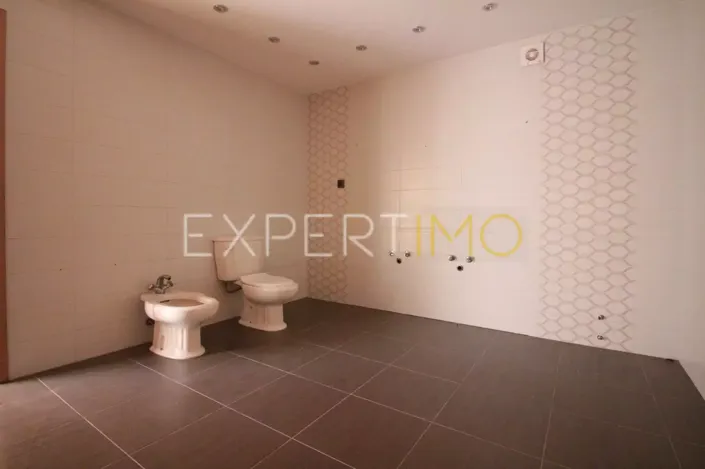 Image No.18-7 Bed Villa for sale