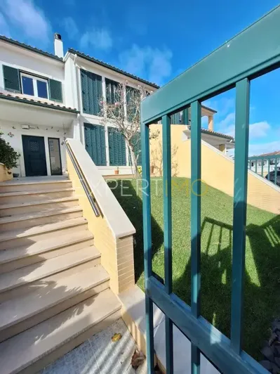 Image No.1-4 Bed Villa for sale