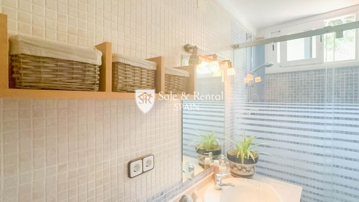 Image No.16-3 Bed Flat for sale