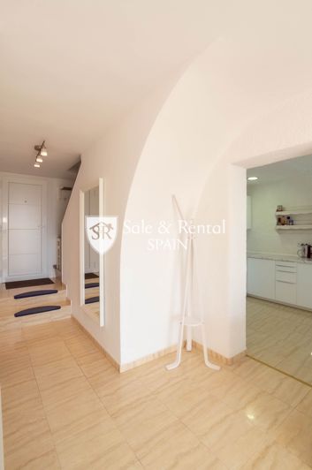 Image No.20-8 Bed Villa for sale