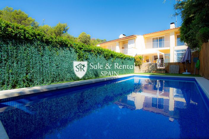 Image No.3-8 Bed Villa for sale