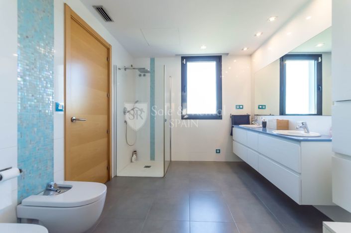 Image No.20-4 Bed Villa for sale