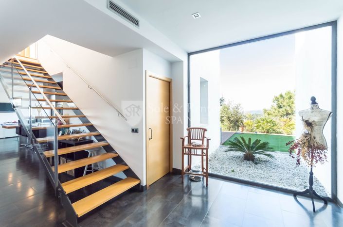 Image No.3-4 Bed Villa for sale