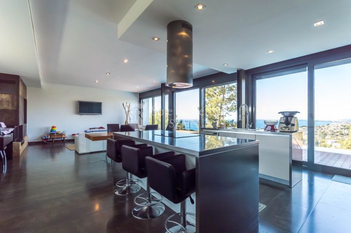 Image No.6-4 Bed Villa for sale