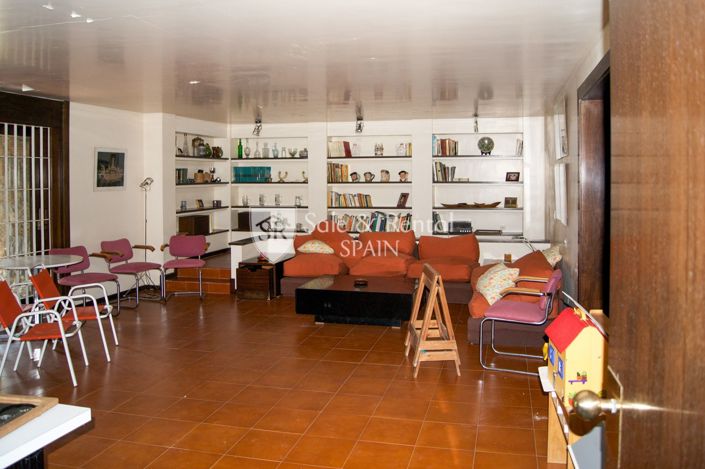 Image No.18-6 Bed Villa for sale