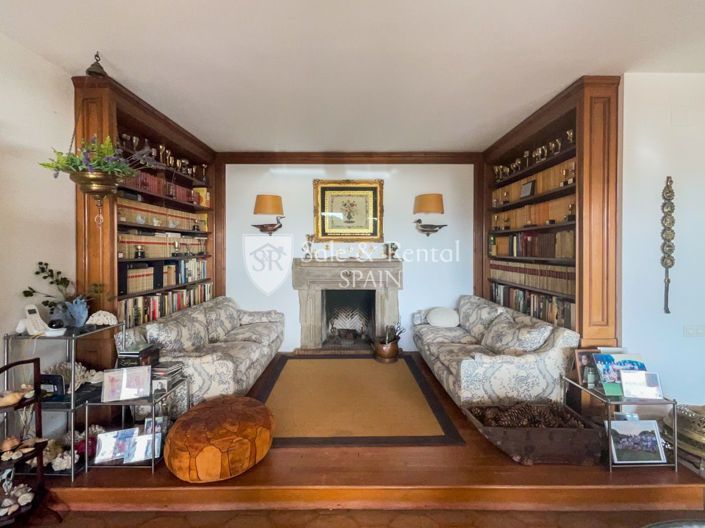 Image No.15-7 Bed Villa for sale