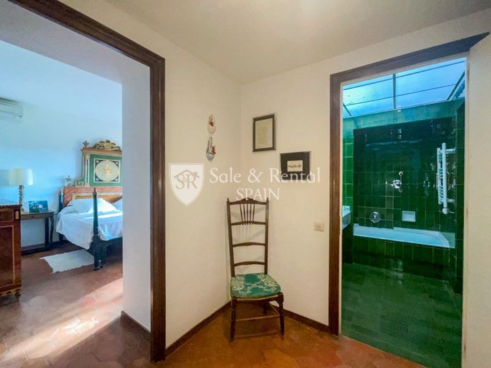 Image No.30-7 Bed Villa for sale