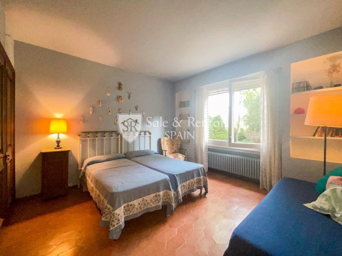 Image No.40-7 Bed Villa for sale