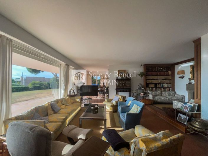 Image No.7-7 Bed Villa for sale