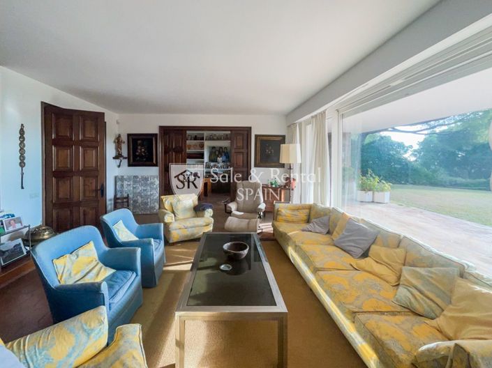 Image No.9-7 Bed Villa for sale