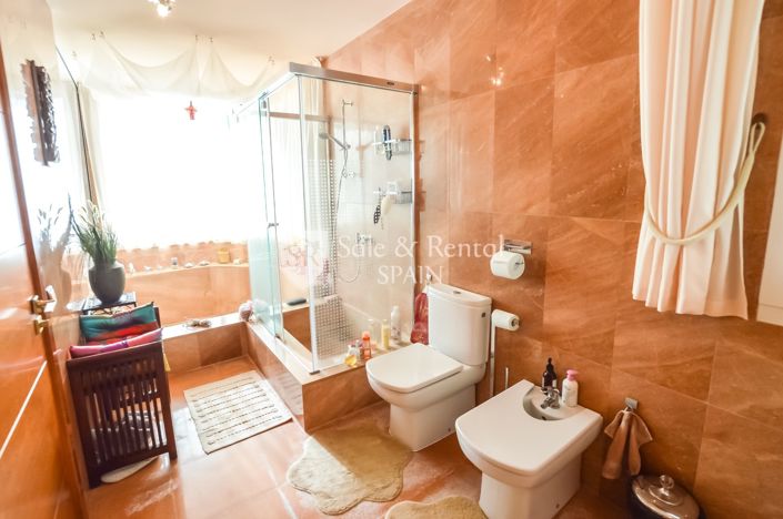 Image No.26-5 Bed Villa for sale