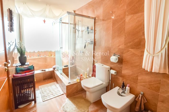 Image No.27-5 Bed Villa for sale