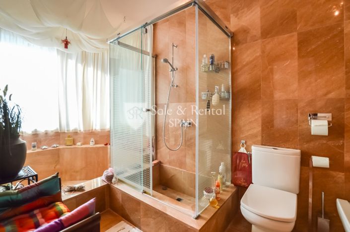 Image No.28-5 Bed Villa for sale