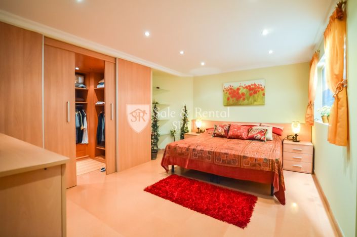 Image No.36-5 Bed Villa for sale