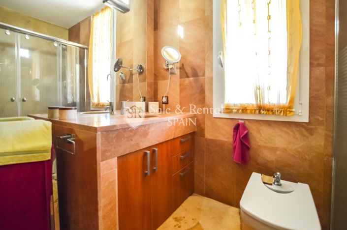 Image No.42-5 Bed Villa for sale