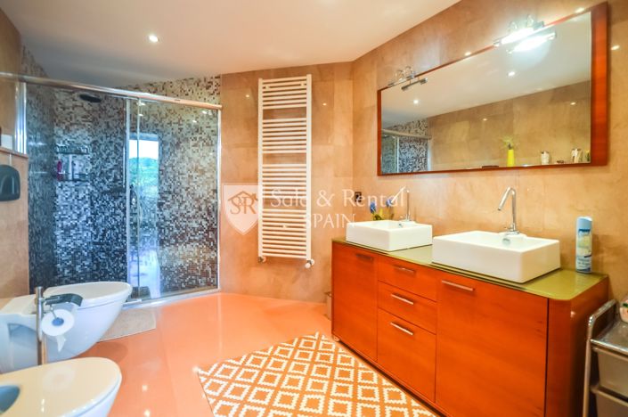 Image No.47-5 Bed Villa for sale