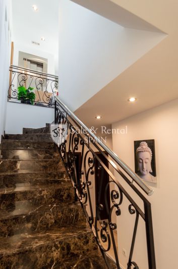 Image No.4-6 Bed Villa for sale