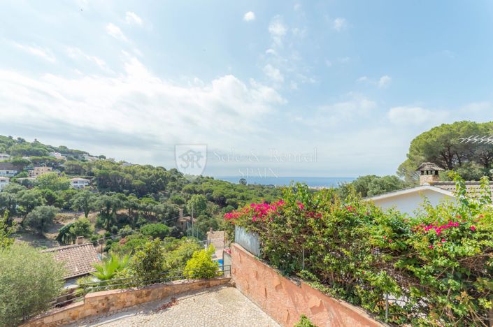 Image No.4-4 Bed Villa for sale