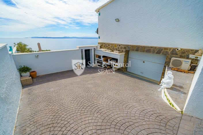 Image No.31-5 Bed Villa for sale