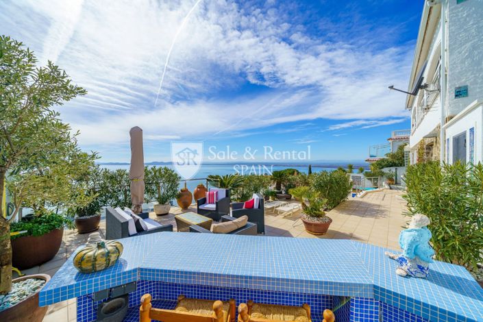 Image No.42-5 Bed Villa for sale