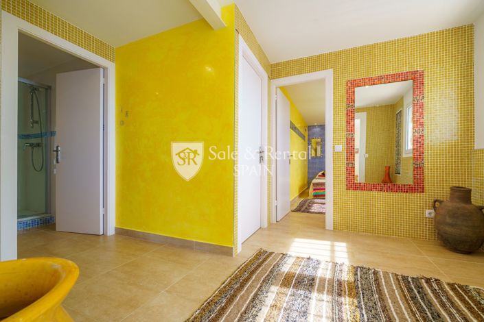 Image No.51-5 Bed Villa for sale