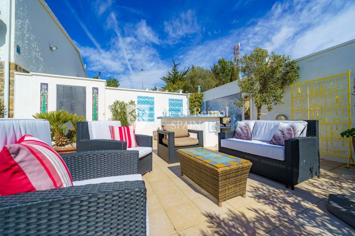 Image No.57-5 Bed Villa for sale