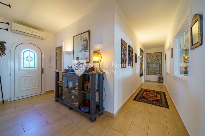 Image No.8-5 Bed Villa for sale