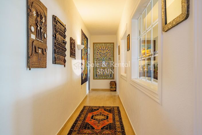 Image No.9-5 Bed Villa for sale