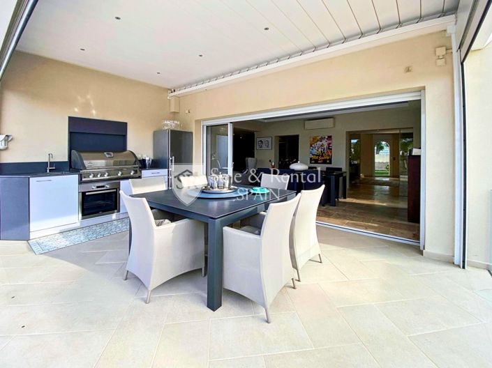 Image No.10-5 Bed Villa for sale