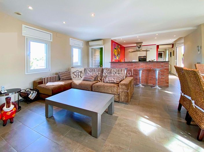 Image No.114-5 Bed Villa for sale