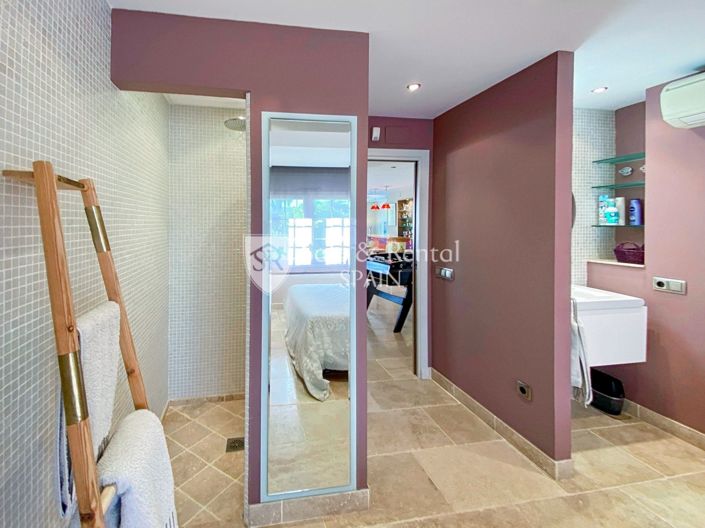 Image No.128-5 Bed Villa for sale